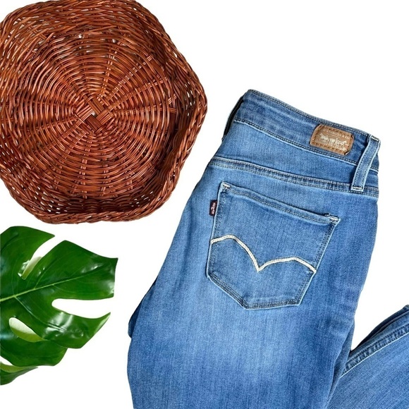 Levi’s High Waisted Medium Wash Blue Ripped Distressed Skinny Jeans Size 30 - Picture 2 of 14